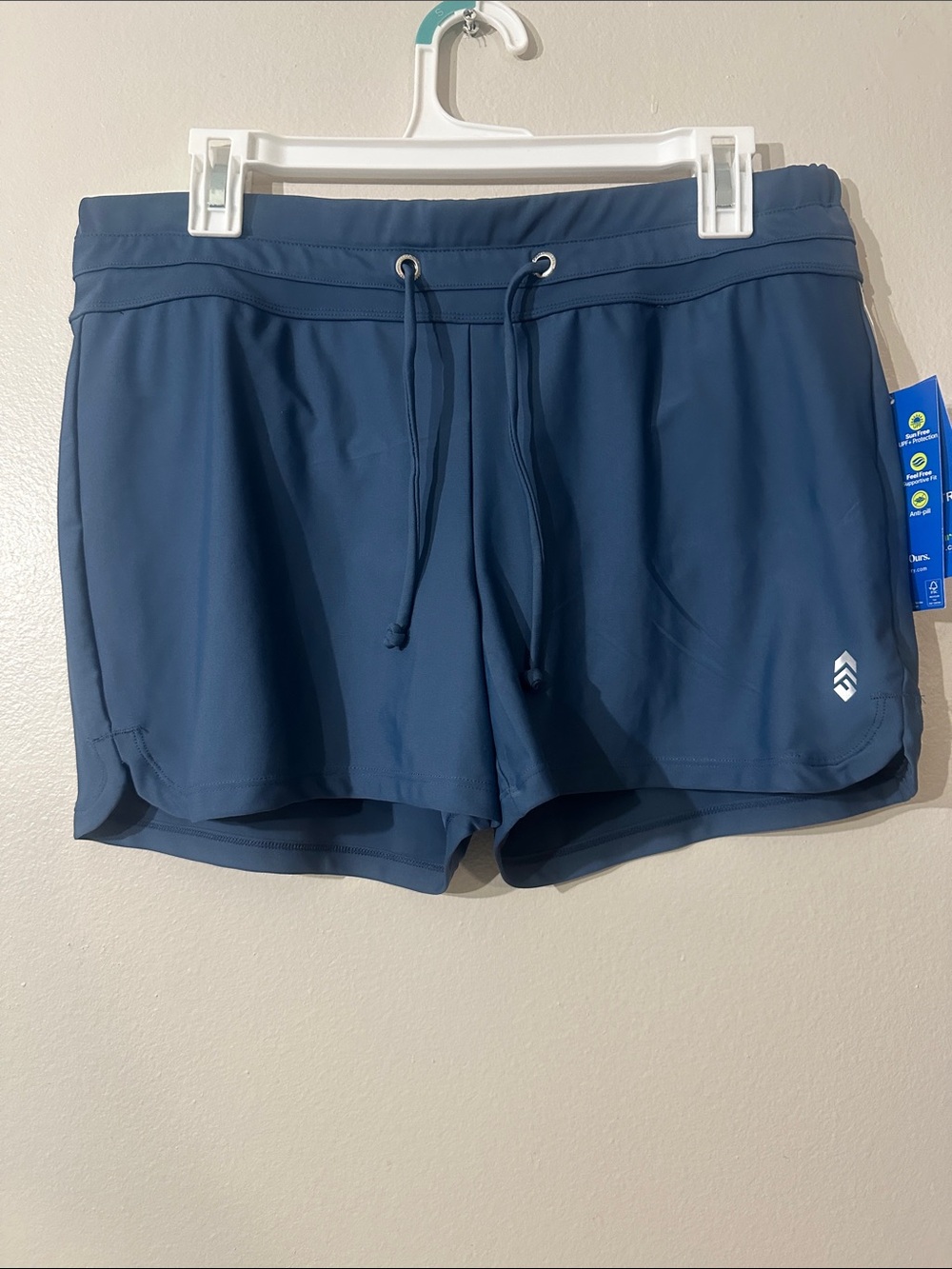 NWT Free country Women’s Navy Drawstring Active Shorts Sz L